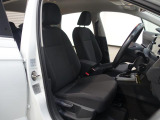こちらのお車には認定中古車保証が1年間付いておりますのでご安心ください。さらなる安心を、という場合には、有料にはなりますが延長保証もございます。
