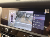 サラウンドビューモニターで車両周辺の確認をアシストします。