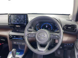 運転席まわりです。 各操作スイッチは使いやすい位置に配置されてます。