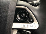 【ステアリングスイッチ】右です。ハンドルから手を離さず、運転に集中したまま手元でマルチインフォメーションディスプレイ内の表示切替などができます。
