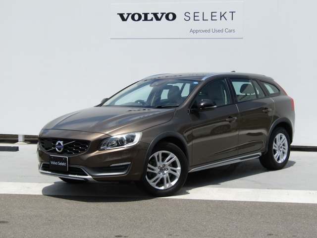 V60クロスカントリー D4 SE ディーゼル 