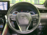 【純正革巻きステアリング】上質な革を使用することで、手にしっかり馴染みとても運転しやすいハンドルです♪