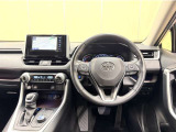 RAV4ならではの見晴らしのよい前方視界で、快適なドライブをお楽しみいただけます。