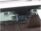 EyeSight Ver.3 先進の運転支援システムで5つの機能があります。運転者の疲労軽減の運転支援システムです。ロングドライブが楽になりより遠くへ出かけたくなりますよ。