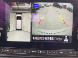 インテリジェント アラウンドビューモニター。上空から見下ろしている様な映像をモニターへ映し出し、スムーズな駐車をサポートします。さらに障害物検知センサー反応すると、警告表示、警告音により注意を促します