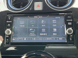 純正メモリーナビ(MM518D-W)付きです。CD/DVD/Blu-ray再生、FM/AM、フルセグTV、SDカード、USB・Bluetooth接続にも対応しておりますので、お出かけがさらに楽しくなりますよ♪