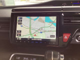 【ナビ】Honda純正ナビゲーション装備(HondaCONNECT対応)スマートフォンからリモート操作が可能。車内Wi-Fiや自動地図更新など便利な機能が使用できます。●基本パック(有料)が必要です。