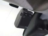 ◆ドライブレコーダー◆映像・音声などを記録する自動車用の装置です。 もしもの事故の際の記録はもちろん、旅行の際の思い出としてドライブの映像を楽しむことができます。