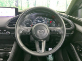 【純正革巻きステアリング】上質な革を使用することで、手にしっかり馴染みとても運転しやすいハンドルです♪
