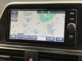 純正ナビを装備。タッチパネル式で使いやすく、お出かけもラクラクです。
