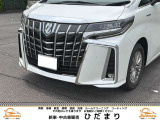 フロントバンパーやグリル周辺の状態です。メッキ部分の輝きもしっかり保たれており、全体的にきれいな印象の一台です。