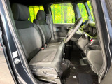 運転席シート廻りは使用感も少なく、良好な状態となっています。丁寧に使われていたことがよくわかりますね。