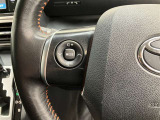 ナビゲーションに視線を移さず、ハンドルから手を離さず、運転に集中したまま手元でオーディオ操作できます♪