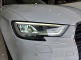 Audiが最初に採用したLEDポジショニングランプ。シャープなラインで昼間でも点けていたいと思うほど上品でオシャレです。夜間走行時はさらに目立ちます!