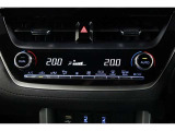 運転席と助手席、それぞれ温度調節ができ、オールシーズン快適なオートエアコンとなっております!