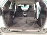 リアシートを倒すと、ラゲッジスペースを広くお使いいただけます!