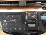 運転席側、助手席側フロントシートにはシートヒーターが装備されております。又、ステアリングヒーターも装備されております。