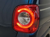 LEDテールライトです。省電力、高輝度のLEDは明るく照らすので夜間運転時の視認性を高めます。スタイリッシュな見た目で細かいところもこだわりたいあなたに!