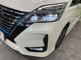 【LEDヘッドライト】悪天候や夜間走行時も良好な視界を確保し安心して運転できる高輝度LEDヘッドライトを装備!点灯速度が早く、消費電力も抑えられています。