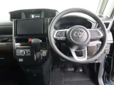 足元広々な運転席