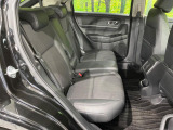 後部座席も気になるようなキズ・汚れやへたり等、大きなダメージはなく、良好な状態です。