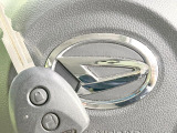 【キーレス】少し離れた場所からでもボタン一つでドアの開錠・施錠ができるのでとっても便利!ドアの鍵穴周りに傷をつけることもありません♪