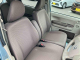 安全・安心な走行のために、納車前にダイハツのクルマを知り尽くしたエキスパートが基本性能に関わる機能や状態を徹底的に点検。消耗部品の交換など法定12ヶ月点検相当の点検・整備を実施しております