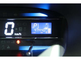 当社の中古車には1年間走行距離無制限の『ロングラン保証』がついています。年式は問わず、全国約5,000ヶ所のトヨタのお店で保証修理を受けることができます。