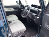 視界が広く、毎日の運転がしやすい設計です。