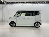 両側パワースライドドア付きだから、狭い駐車スペースなどでの 乗り降りラクラク!小さなお子さまのいるご家庭には嬉しい装備。