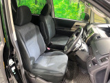 運転席シート廻りは使用感も少なく、良好な状態となっています。丁寧に使われていたことがよくわかりますね。