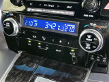 左右独立温度コントロールフルオートエアコンです。運転席、助手席それぞれで独立して温度設定ができます。冷え性の方が乗っても安心ですね♪