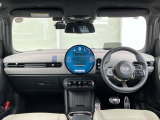 あらかじめ車両本体価格の一部を、据置価格として最終回のお支払い分に設定。月々のお支払いをお手ごろに設定いただけるバリューローンプログラムがご利用いただけます。支払回数は24・36・48・60回から選べます。