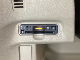 ハンドルの左下にETCがついています。高速道路の料金所の通過も楽々です。 カードの取り出しもしやすい場所についています。