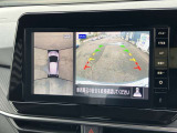 アラウンドビューモニターです!上空から貴方のお車をモニタニングしている様に車両の周りの安全確認が出来ます!