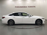 【まるごとクリーニング】シートを取り外し、車内を徹底洗浄。隅々まで丁寧に仕上げています。
