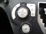 オートエアコンは、気温を設定すれば自動調整。車内をいつでも快適空間にしてくれます♪