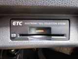 ETCなら高速道路をスイスイと通過!!クルマは料金所をノンストップで通過することができます!