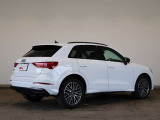 Audi Q3 35 TFSI advanced/アルミホイール 20スポーク Vデザイン グラファイトグレー 7.0Jx19/ Audi rings&ブラックスタイリング/プライバシーガラス /LEDヘッドライト