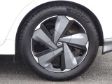 【タイヤ】 【純正17インチアルミホイール】《205/50R17》専用のアルミなのでお車のイメージぴったりですね!