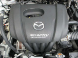 「SKYACTIV-G(ガソリン)」は、規格外の高圧縮を実現し、世界のエンジン技術者に驚きを与えました。さらに、それを維持したままノッキングの発生を抑え、熱効率を向上、走りにも寄与したエンジンです。