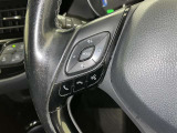 ステアリングスイッチ装備!運転しながら手元でオーディオの操作などができます。