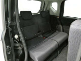 気になる汚れは「まるまるクリン」で解消! 当社の中古車はシートを外して隅々までキレイにクリーニングしてあります(但し、一部 高年式車両等は除きます)