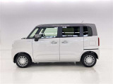 両側パワースライドドア付きだから、狭い駐車スペースなどでの 乗り降りラクラク!小さなお子さまのいるご家庭には嬉しい装備。