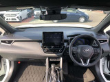 シンプルながら機能性溢れる運転席廻りです。視界性もよく、運転しやすいですよ。