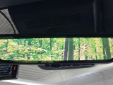 【デジタルインナーミラー】後席の大きな荷物や同乗者で後方が確認しづらい時でも安心!カメラが撮影した車両後方の映像をルームミラー内に表示。クリアな視界で状況の確認が可能です!