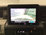 バックモニター付きで、車庫入れやバック時の後方確認をサポート。