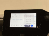 いまや必須装備「ナビゲーション」搭載!知らない場所にスイスイッとドライブ。もう、これなしではハンドルを握れませんね!でも運転中の操作は危険ですのでご注意ですね☆