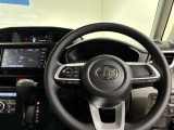 使いやすく運転しやすいレイアウトの運転席周り。