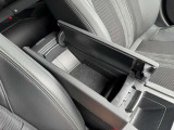 コンソールボックスにも小物が入れられます